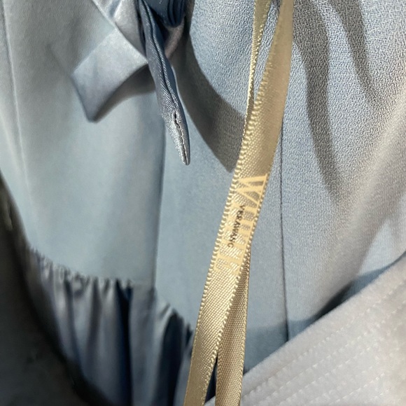 Vera Wang White V-Neck Steel Blue Halter Gown with Sash Size 0 - Picture 6 of 13